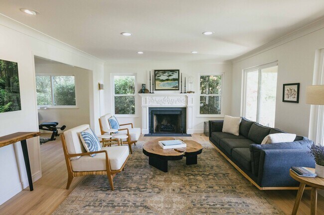 Photo - Fabulous spacious home, Great Highlands cul de sac, easy commute, exceptional Cupertino Schools!