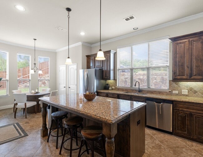 Photo - 3000 Waterglen Dr