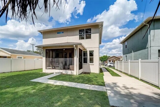 Photo - 2514 W Douglas St