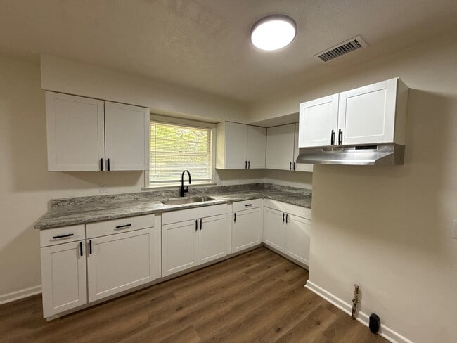 2309 Ginny Ave