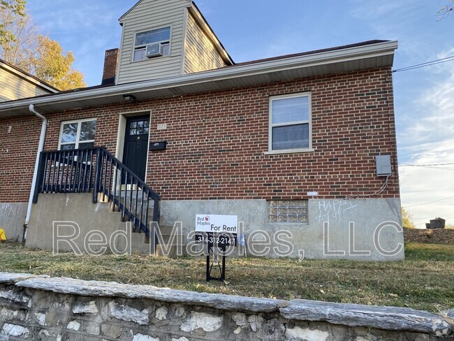 Building Photo - 321 Iron St Rental