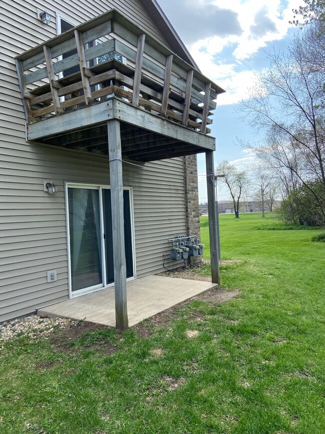Photo - 450 Skare Rd