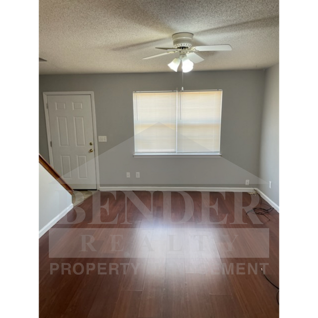 Photo - MOUSE CREEK RD 5725/5727 Unidad 5725