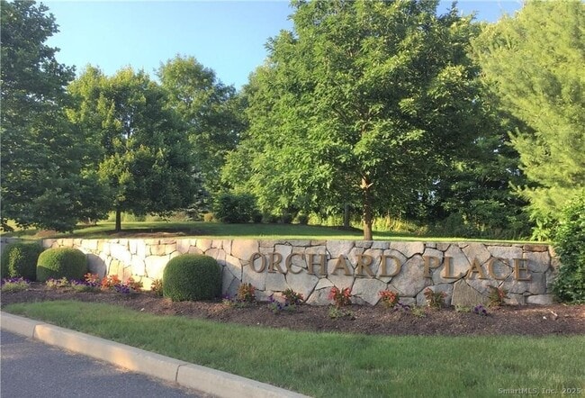 Building Photo - 20 Orchard St Unit 306