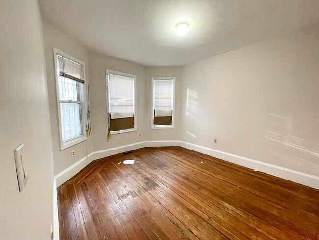 Photo - 733 Parker St Unit 2