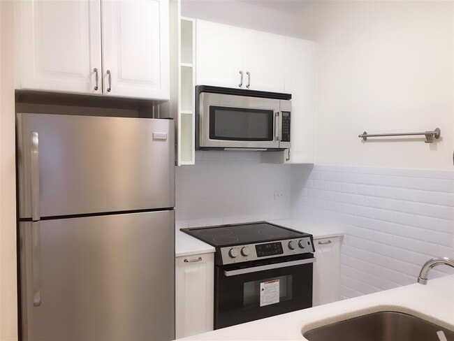 Building Photo - 41 1st St Unit 2C