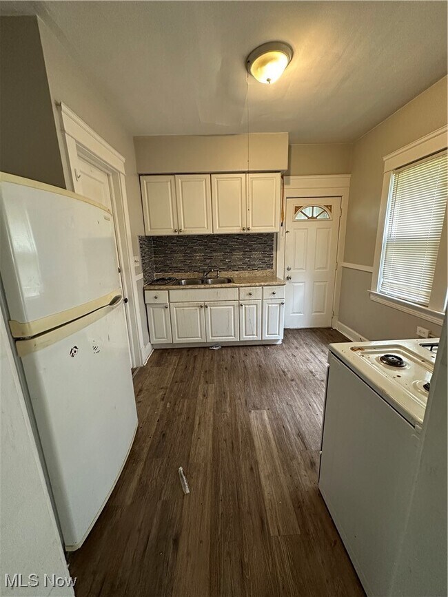 Photo - 2099 W 81st St Unidad Down