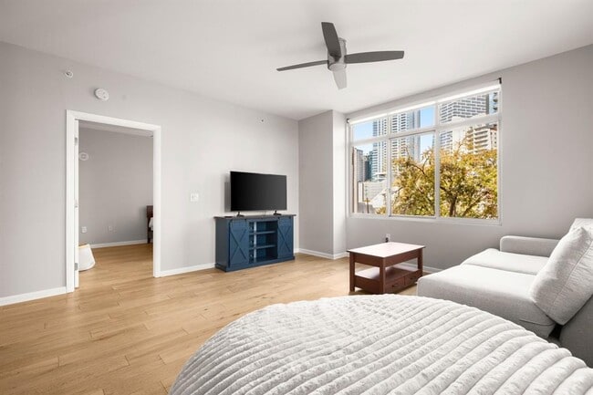 Photo - 54 Rainey St Unit 518