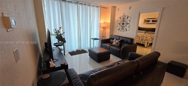 Building Photo - 4001 S Ocean Dr Unit 4J