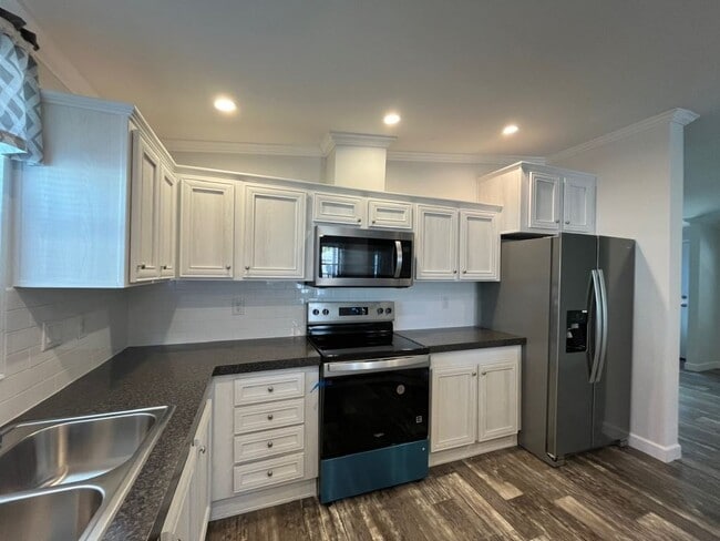 Photo - 328 Eland Dr