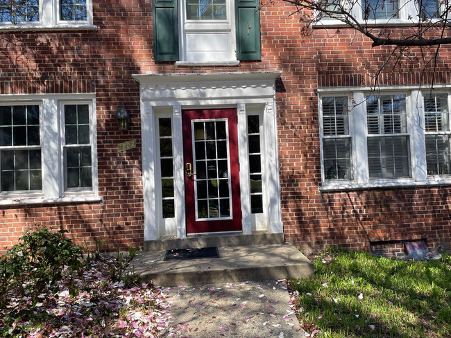 Photo - 1902 N Rhodes St Townhome