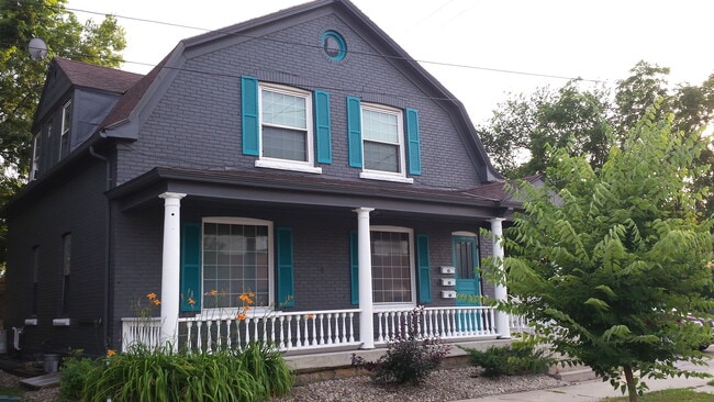 Building - 113 E Spring St Unit 1