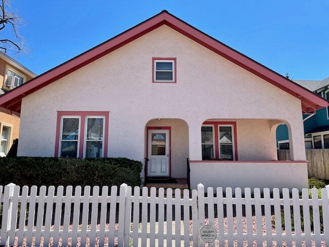 Building Photo - Beautiful historic 3BR/2BA Home