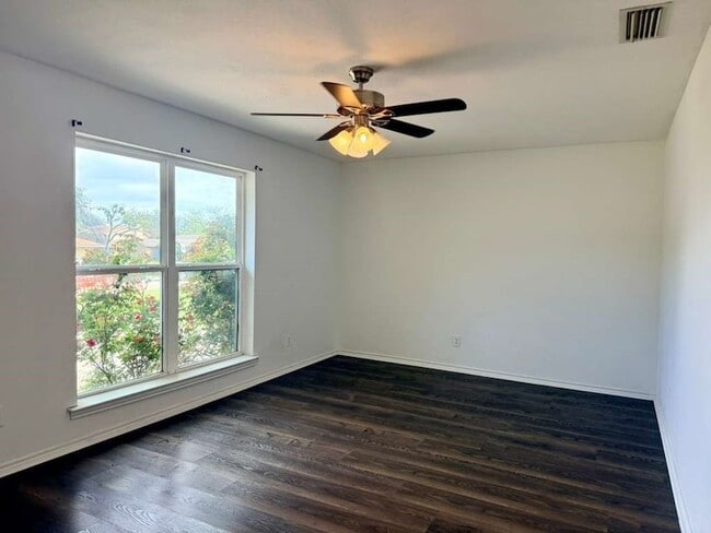 Photo - 1805 Bristol Cove