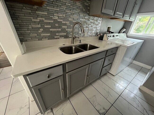 Photo - 30 Lewis St Unit 1