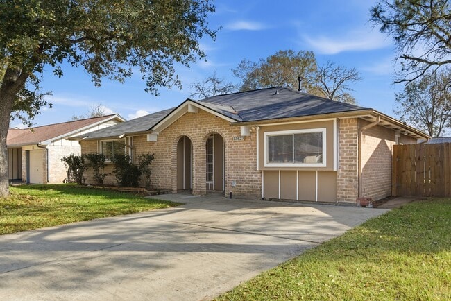 Photo - 13627 Greenway Dr