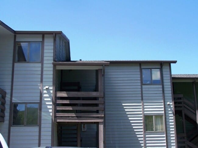 Great location, nice condo, second Floor - Great location, nice condo, second Floor