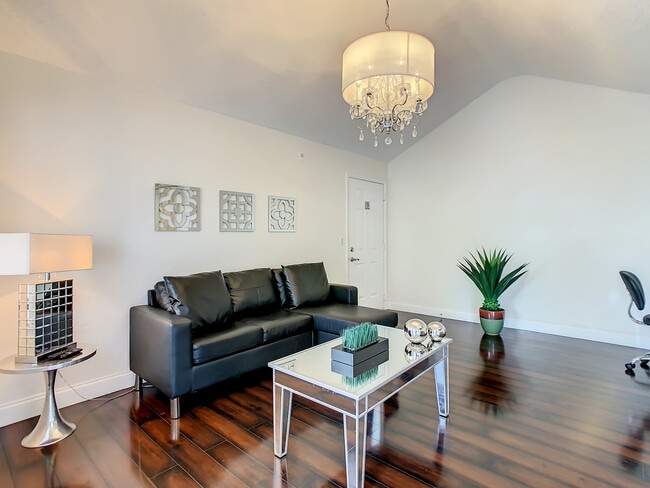 Photo - 11562 Westwood Blvd Unit 933