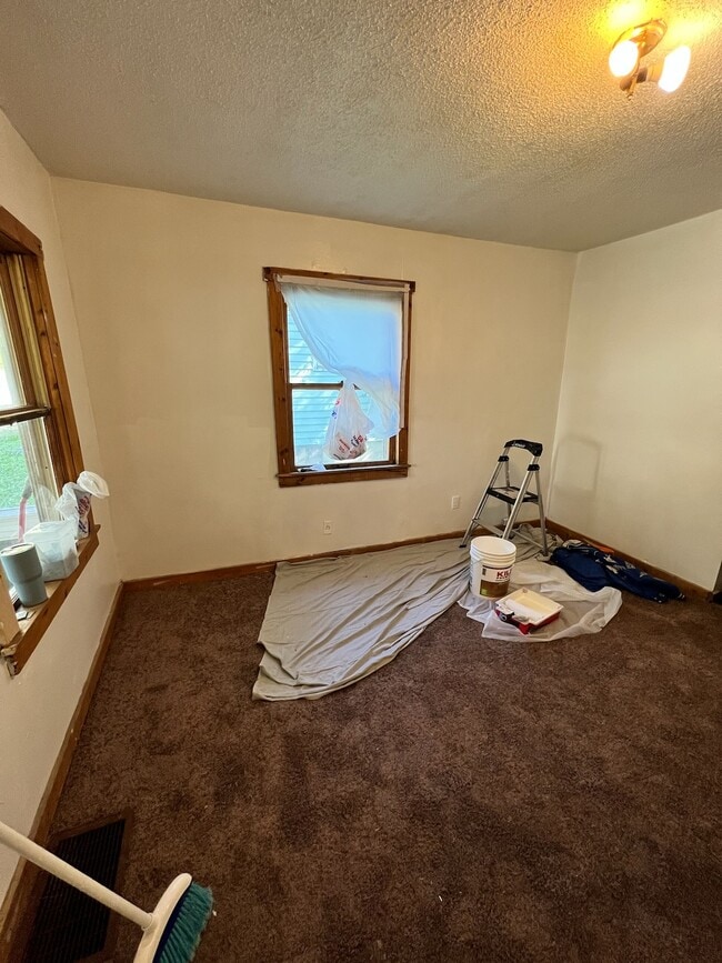 829 E Rogers Ave