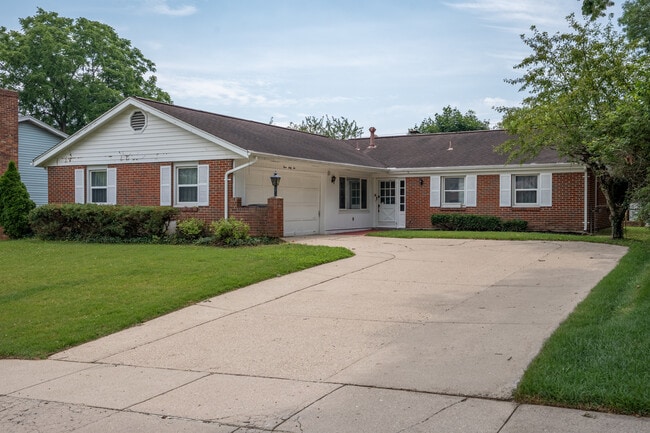 Building Photo - 362 Ridgewood Dr Rental