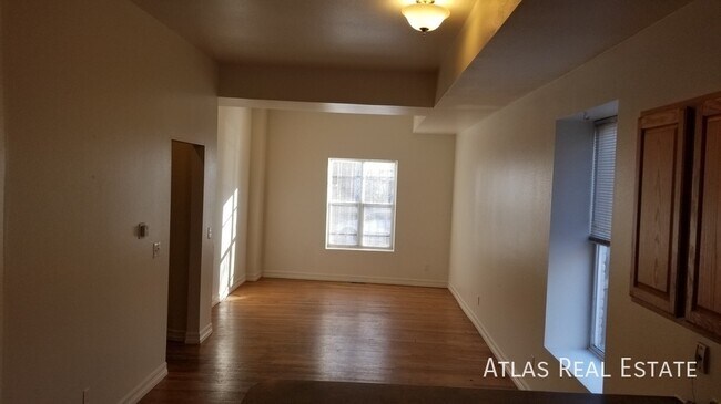 Photo - 2225 W 31st-