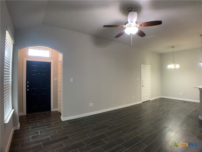 Photo - 354 Creekside Curve