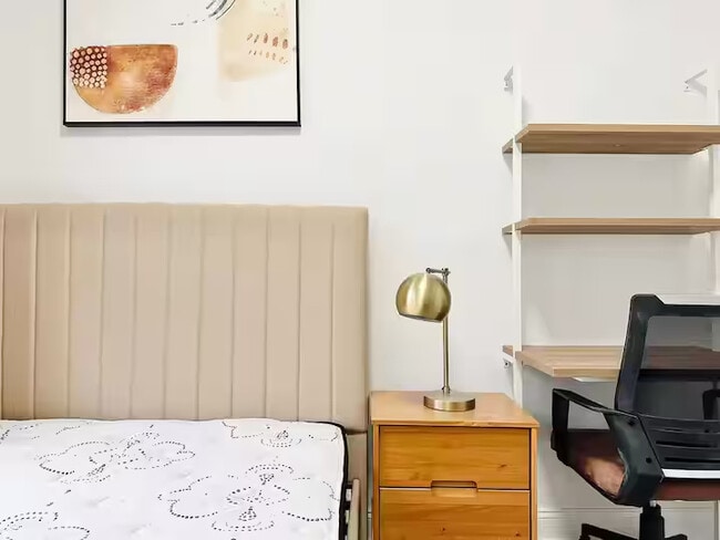 Furnished room/NOT APARTMENT