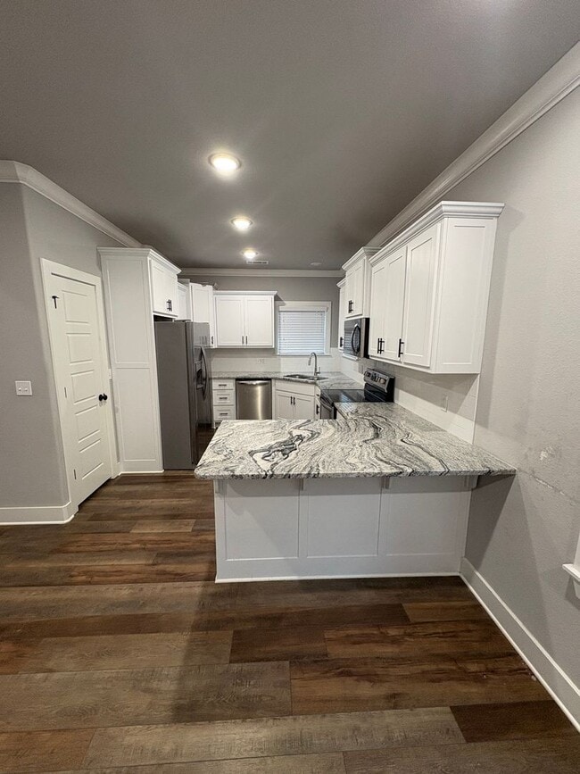 Photo - BEAUTIFUL HOME IN GREAT LOCATION!