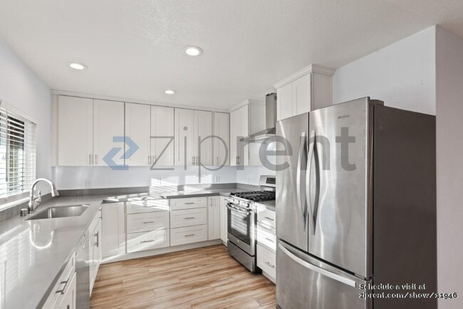 Photo - 880 San Mateo Ct