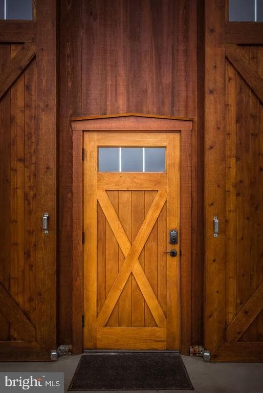 Photo - 284 Hickory Dr