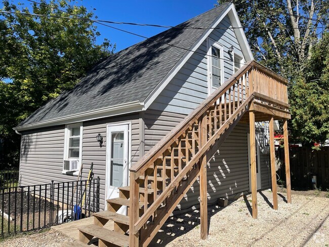Building Photo - 1514 W Healey St Unit 3 Rental