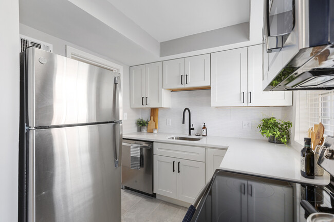 Building Photo - The Square on Mcknight Rental
