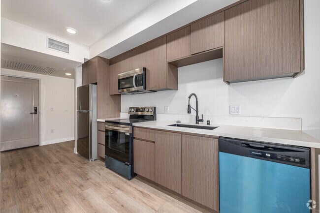 2BR, 2BA - 850SF - Kitchen