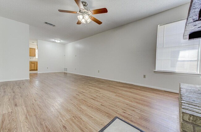 Photo - 7111 Dan-Jean Dr