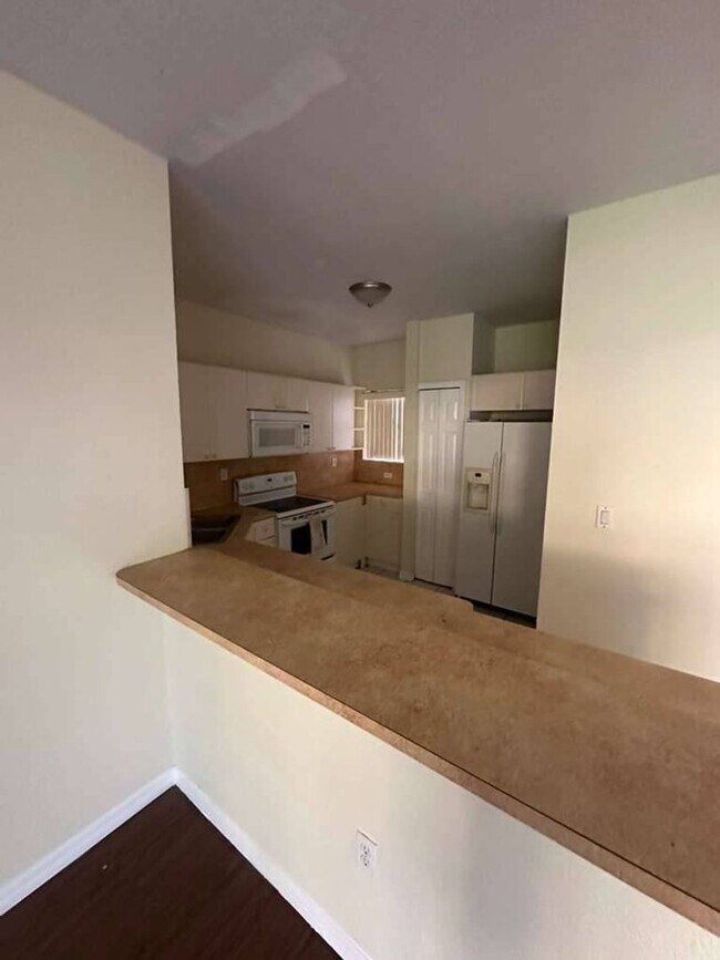 825 SW 6th Pl