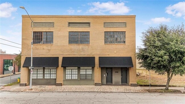 Building Photo - 308 St Louis St Unit 107