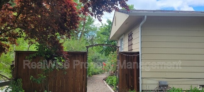 Building Photo - 602 Schroeder Ln Rental