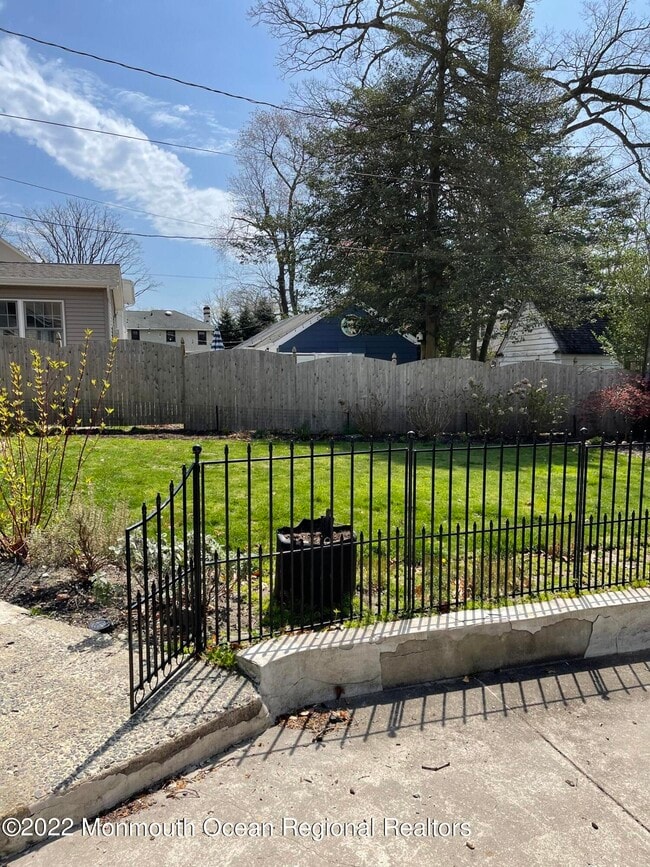 Photo - 510 Blanchard Pkwy