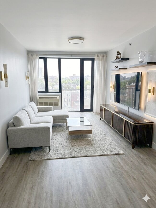 Building Photo - 6070 Woodhaven Blvd Unit 5
