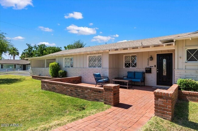 Photo - 4320 E Clarendon Ave