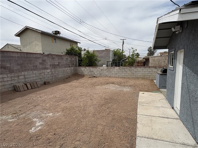 Photo - 111 Dogwood St