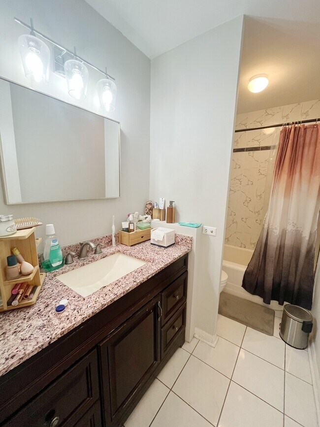 Photo - 535 N Michigan Ave Unidad 1403