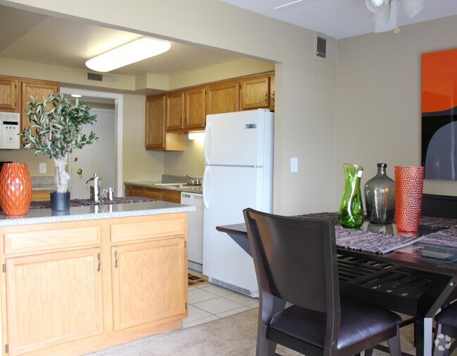Dining Area / Breakfast Bar - Oliver House