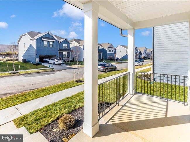 Photo - 461 Hanson St