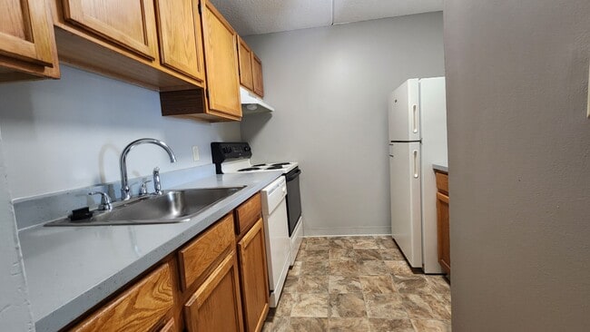 Building Photo - 66 Beach Point Pl Unit 1 Rental