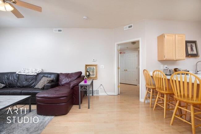 Photo - 331 Belmont Pl Unit Small