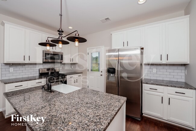 Photo - 125 Ridgefield Ln