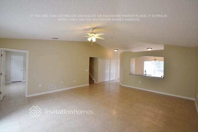 1556 Deerfield Ave