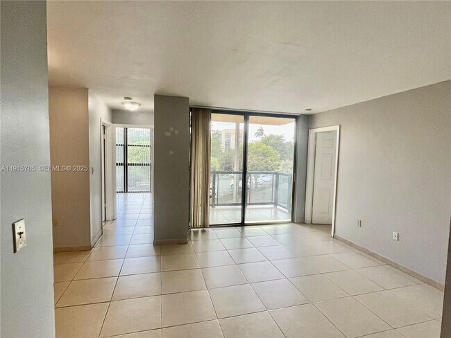 Photo - 11800 SW 18th St Unit 312-4