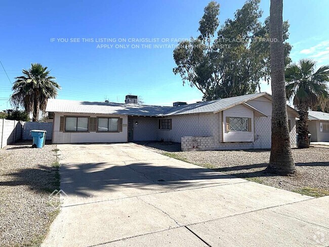 Building Photo - 4136 W Claremont St Rental
